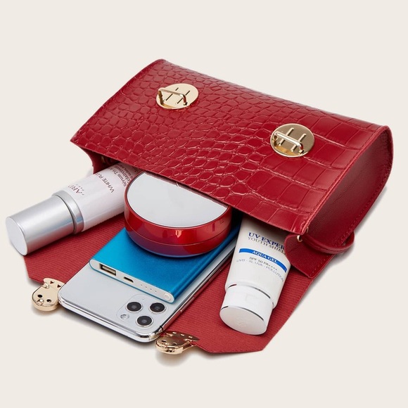 Red Hand Bag - Picture 3 of 3